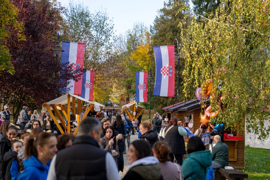 Okusima, mirisima i plesom zatvoren 4. Jesenski festival u Otočcu